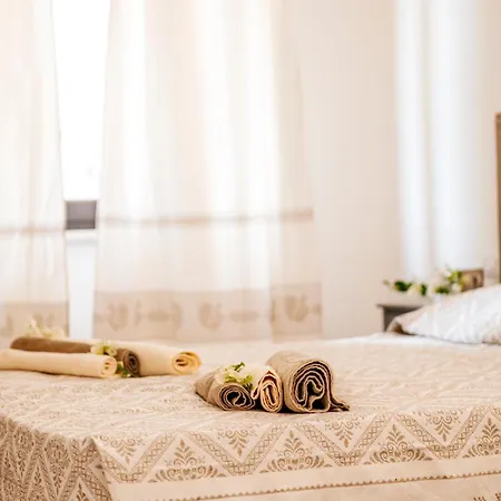 Πανσιόν Domo Mediterranea Affittacamere-guest House SantʼAntìoco