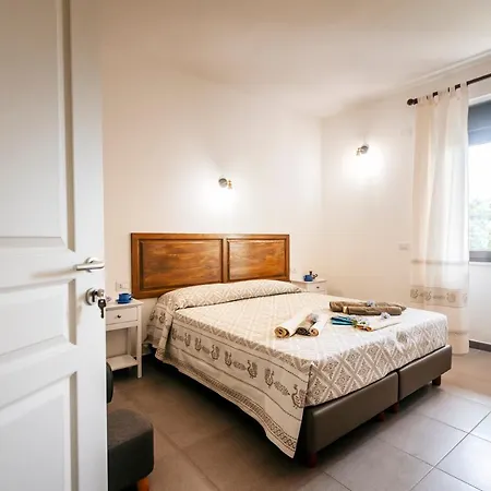 Gasthuis Domo Mediterranea Affittacamere-guest House SantʼAntìoco
