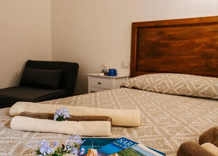 Vendégház Domo Mediterranea Affittacamere-guest House SantʼAntìoco